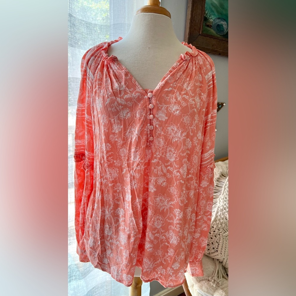 NWOT WONDERLY SIZE XL Coral and White Floral Boho Blouse